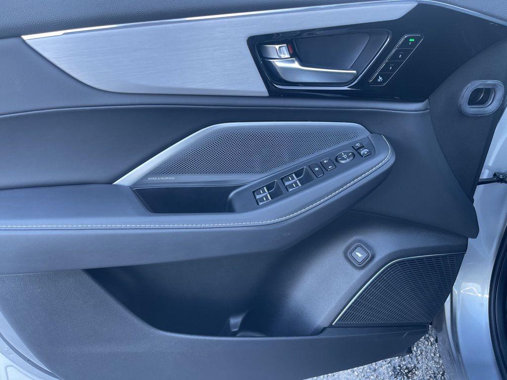 used 2025 Acura MDX car, priced at $49,988