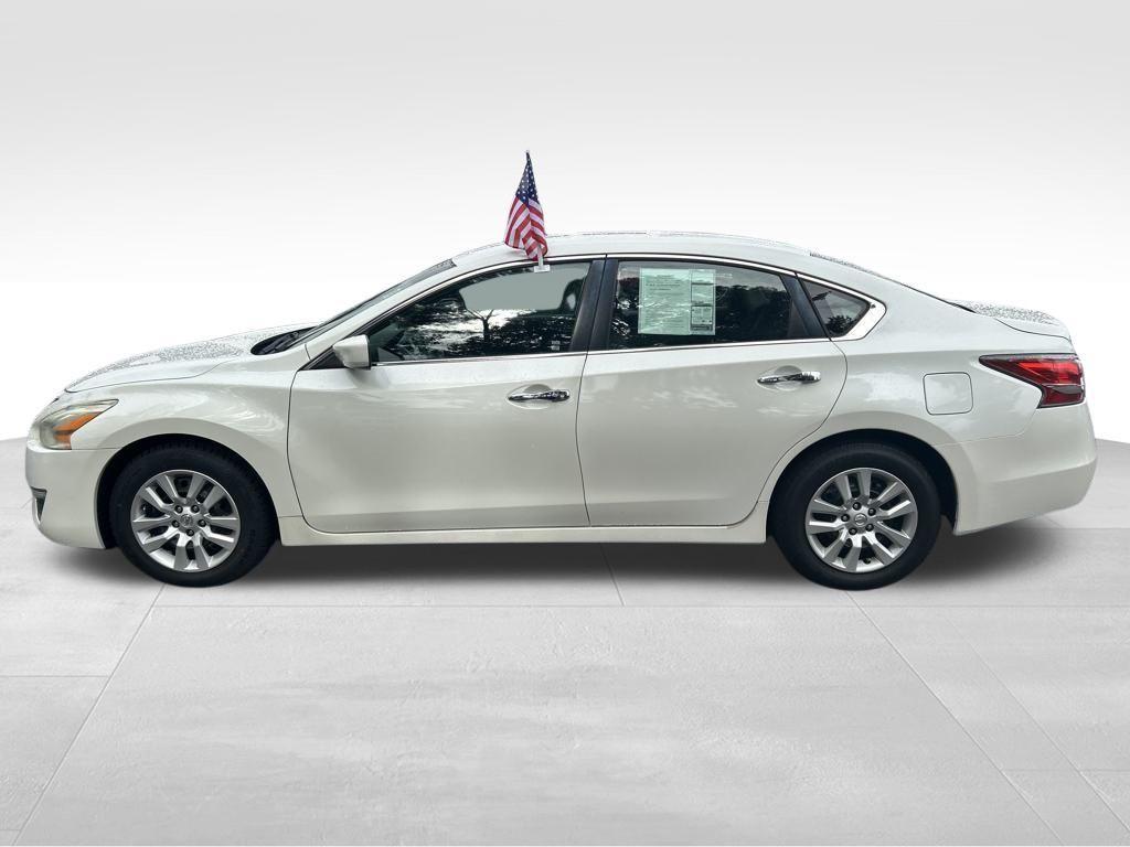 used 2014 Nissan Altima car, priced at $9,495