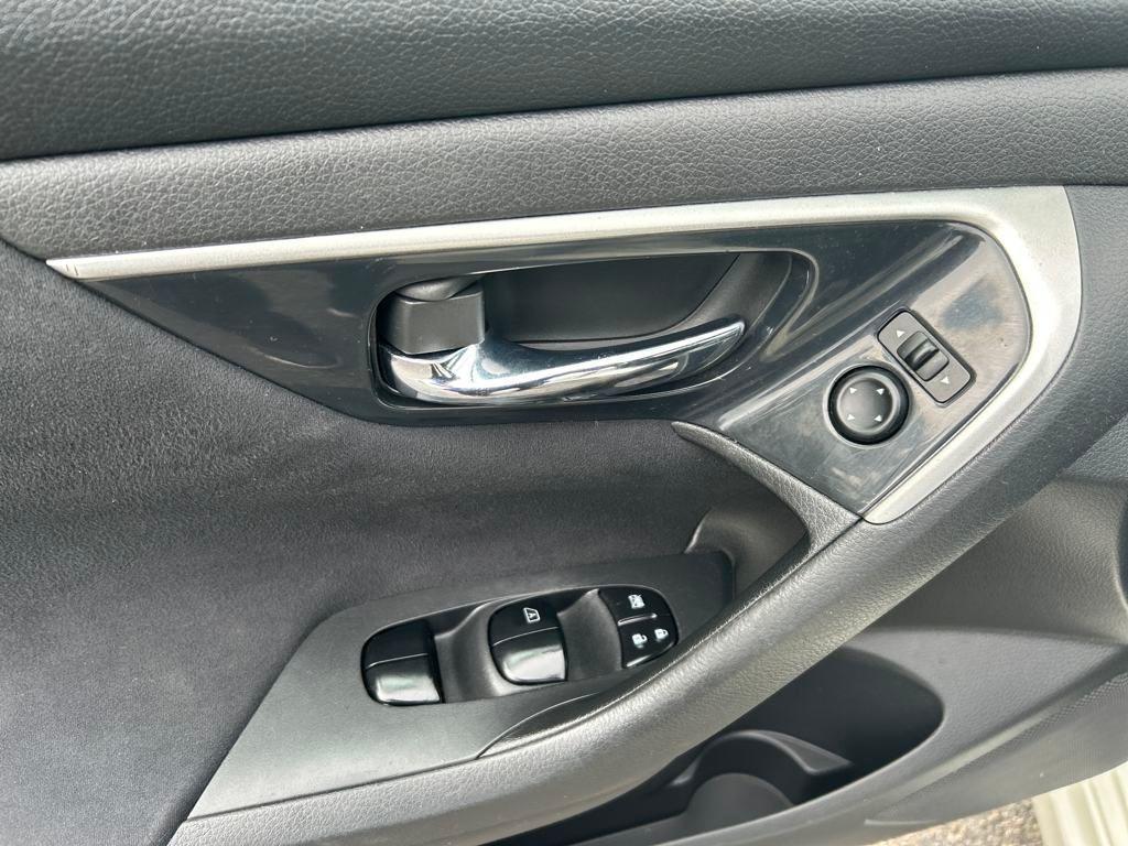 used 2014 Nissan Altima car, priced at $9,495