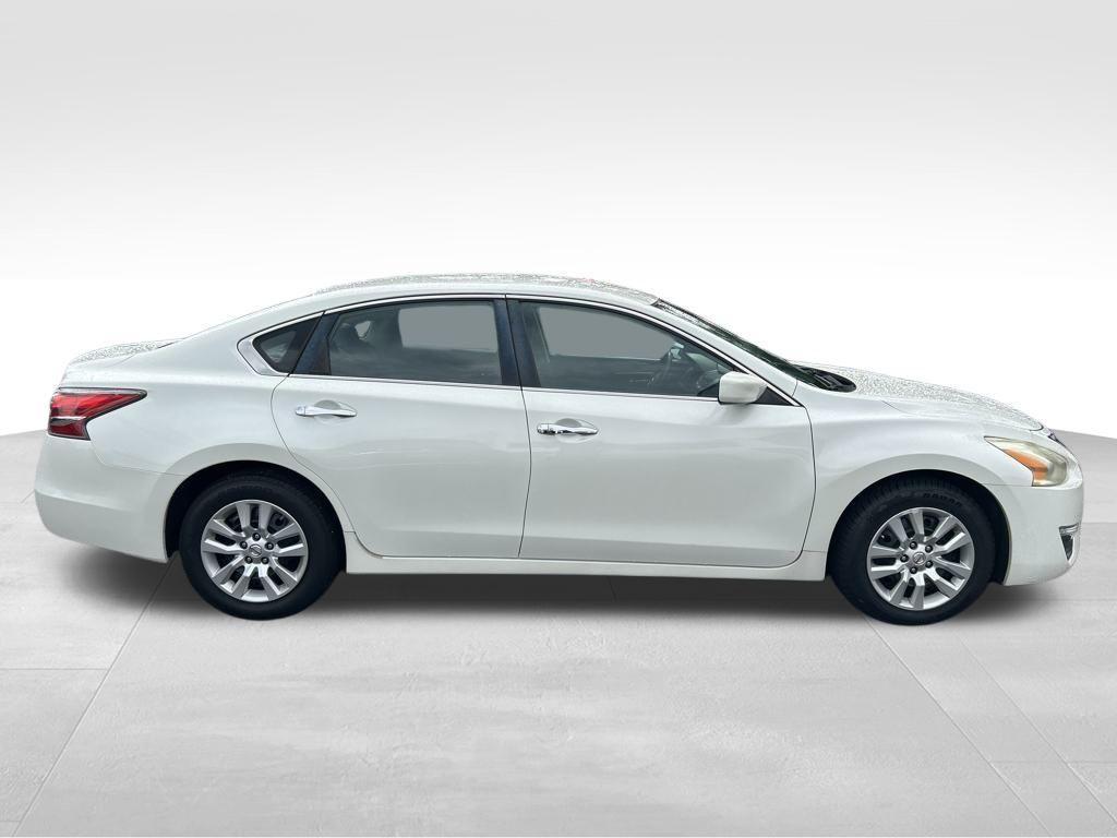used 2014 Nissan Altima car, priced at $9,495