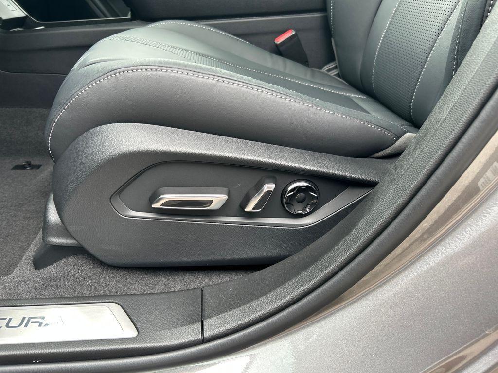 new 2025 Acura RDX car, priced at $49,250