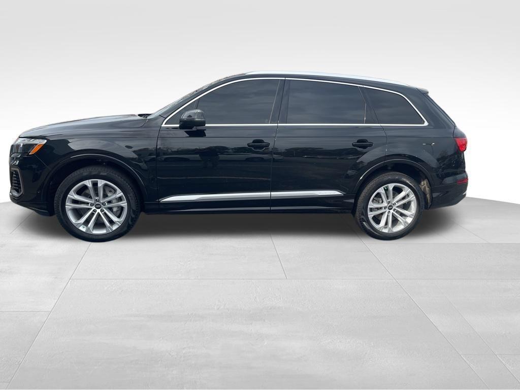 used 2025 Audi Q7 car, priced at $50,988