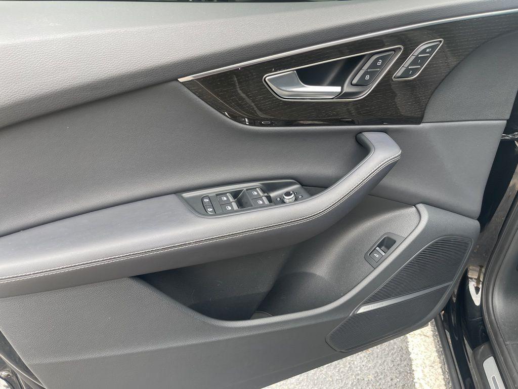 used 2025 Audi Q7 car, priced at $50,988