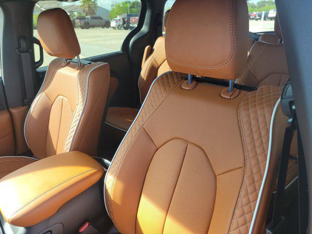 new 2025 Chrysler Pacifica car, priced at $49,809
