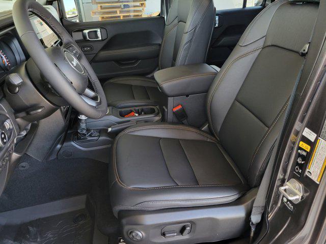 new 2025 Jeep Gladiator car, priced at $39,044