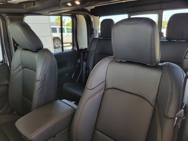 new 2025 Jeep Gladiator car, priced at $39,044