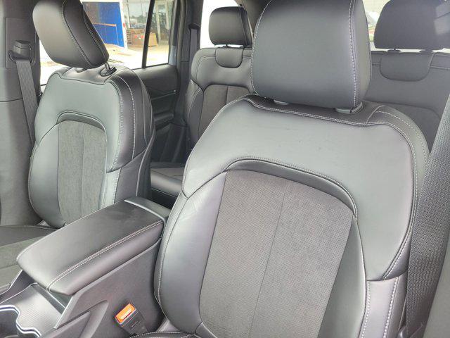 new 2025 Jeep Grand Cherokee car, priced at $33,784