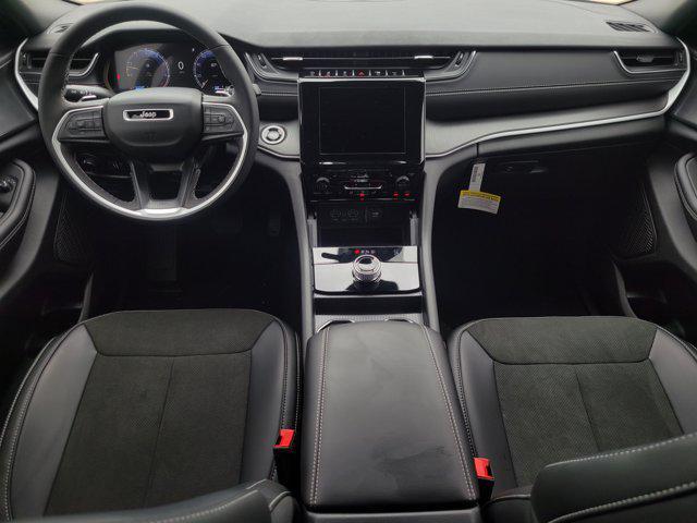 new 2025 Jeep Grand Cherokee car, priced at $33,784