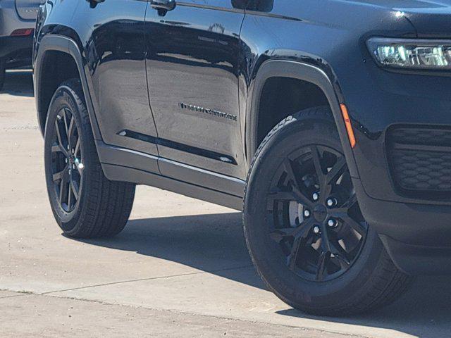 new 2025 Jeep Grand Cherokee car, priced at $38,132