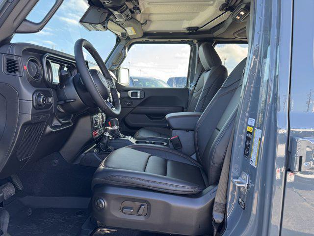 new 2025 Jeep Gladiator car, priced at $44,854