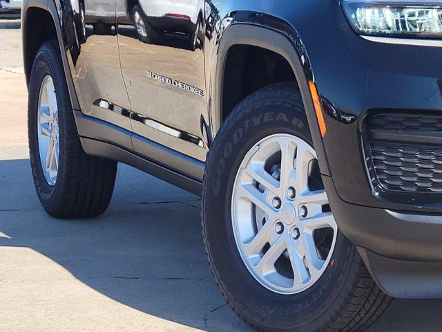 new 2025 Jeep Grand Cherokee car, priced at $32,800