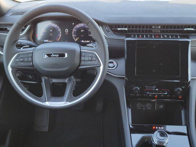 new 2025 Jeep Grand Cherokee car, priced at $32,800