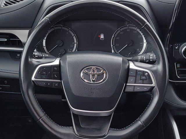 used 2023 Toyota Highlander car, priced at $33,999