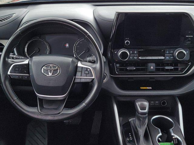 used 2023 Toyota Highlander car, priced at $33,999