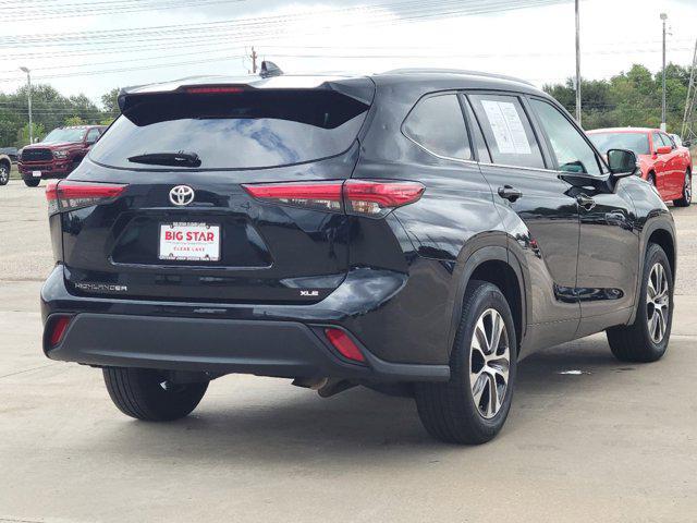 used 2023 Toyota Highlander car, priced at $33,999