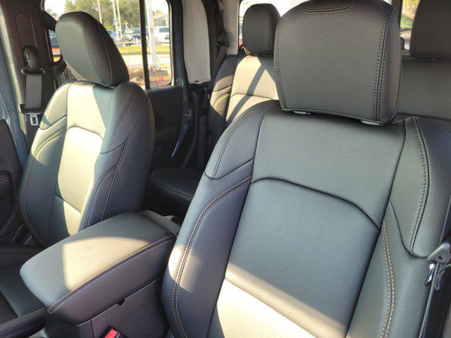 new 2025 Jeep Gladiator car, priced at $39,119