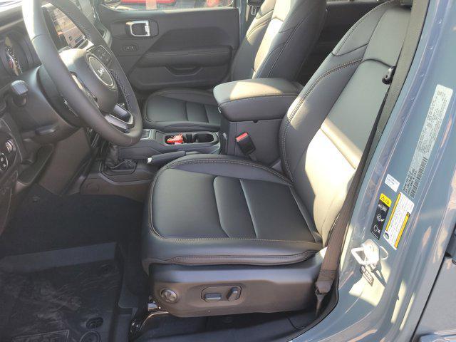 new 2025 Jeep Gladiator car, priced at $39,119