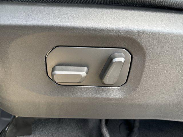 new 2025 Jeep Gladiator car, priced at $43,918