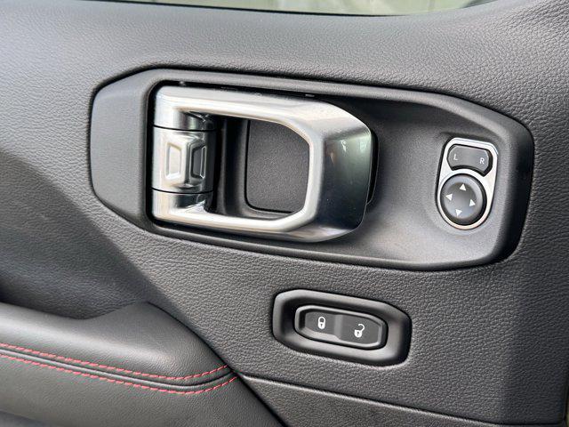 new 2025 Jeep Gladiator car, priced at $43,918