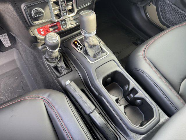 new 2025 Jeep Gladiator car, priced at $43,918