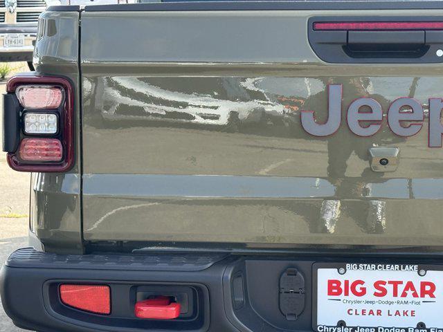 new 2025 Jeep Gladiator car, priced at $43,918