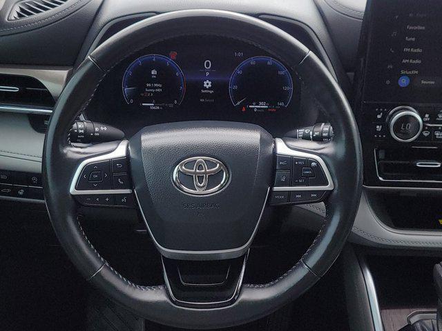 used 2023 Toyota Highlander car, priced at $34,304