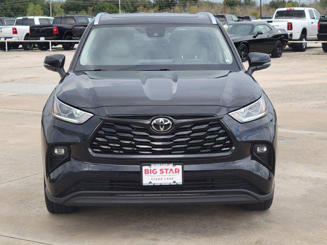 used 2023 Toyota Highlander car, priced at $34,304