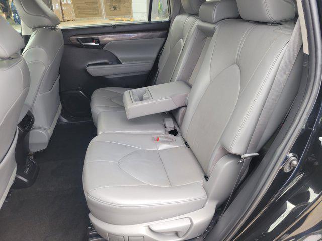 used 2023 Toyota Highlander car, priced at $34,304