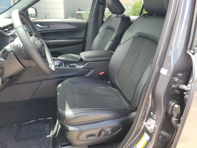 new 2025 Jeep Grand Cherokee car, priced at $33,784