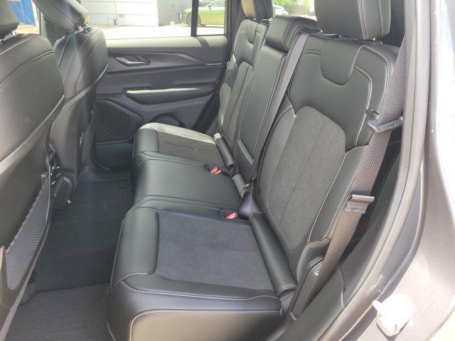 new 2025 Jeep Grand Cherokee car, priced at $33,784