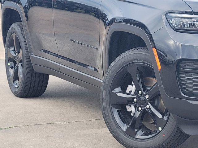 new 2025 Jeep Grand Cherokee car, priced at $37,184