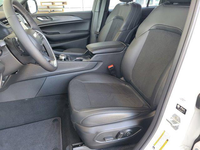new 2025 Jeep Grand Cherokee car, priced at $33,132