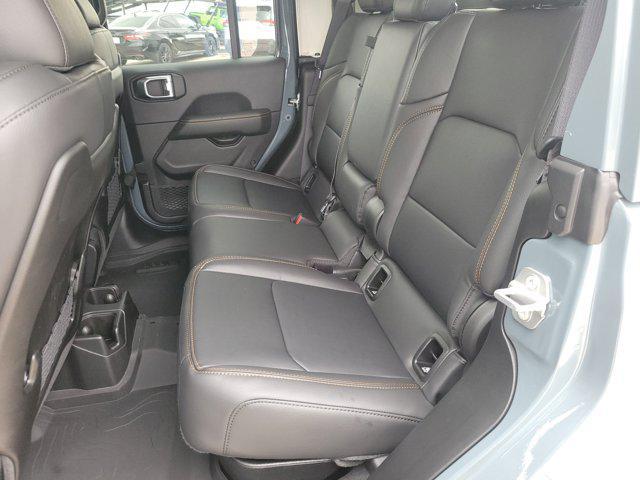 new 2025 Jeep Gladiator car, priced at $38,090