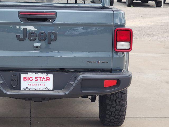 new 2025 Jeep Gladiator car, priced at $38,090