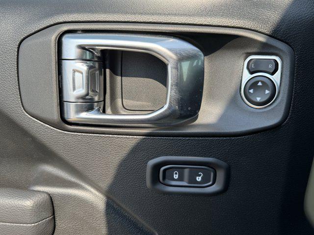 new 2025 Jeep Wrangler car, priced at $46,664