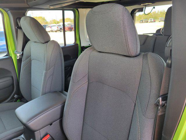 new 2025 Jeep Wrangler car, priced at $39,282