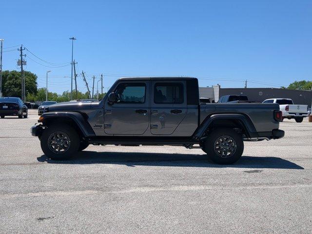 new 2024 Jeep Gladiator car, priced at $39,325