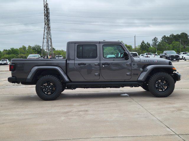 new 2025 Jeep Gladiator car, priced at $37,704