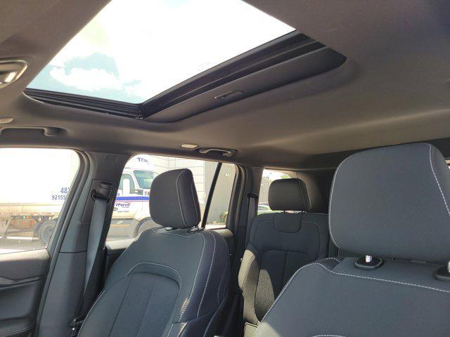 new 2025 Jeep Grand Cherokee car, priced at $31,300