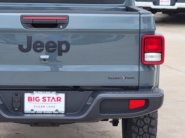 new 2025 Jeep Gladiator car, priced at $37,217