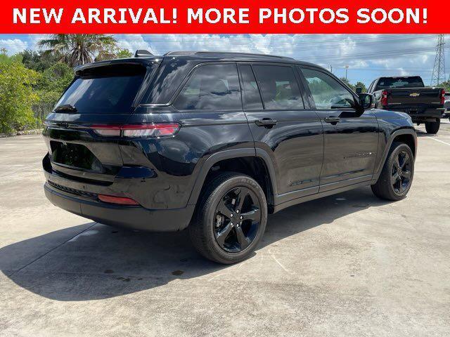 used 2022 Jeep Grand Cherokee car, priced at $32,995