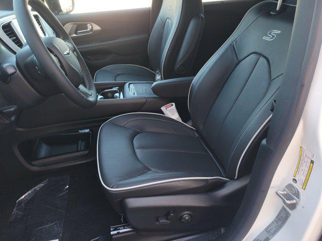 new 2026 Chrysler Pacifica car, priced at $46,373