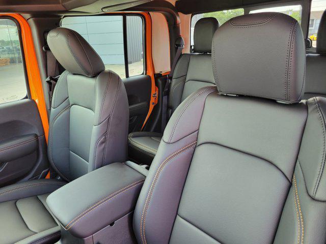 new 2025 Jeep Gladiator car, priced at $37,769