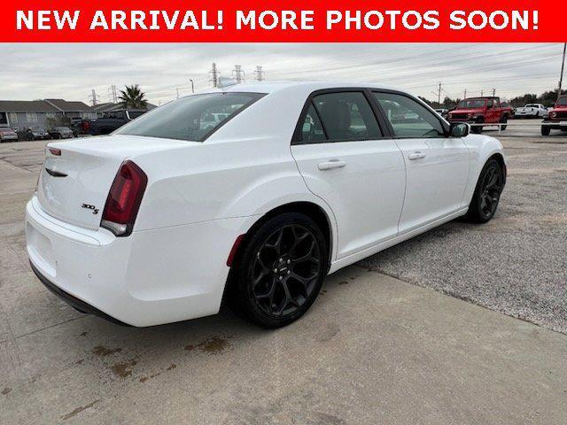 used 2022 Chrysler 300 car, priced at $24,995