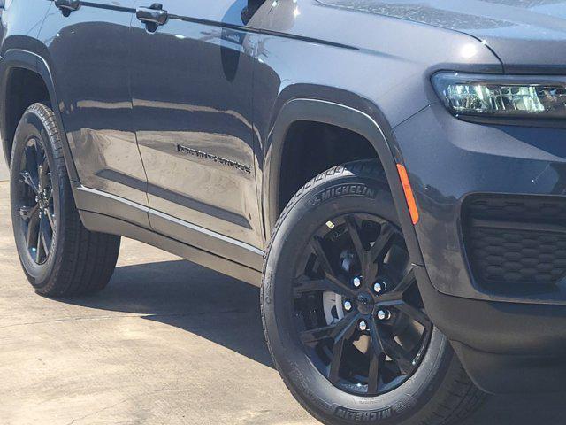 new 2025 Jeep Grand Cherokee car, priced at $37,246