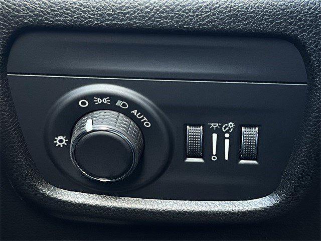 new 2025 Jeep Grand Cherokee car, priced at $31,828