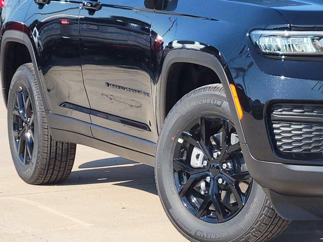 new 2025 Jeep Grand Cherokee car, priced at $37,746