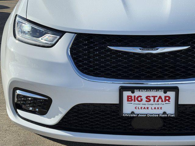 new 2026 Chrysler Pacifica car, priced at $34,291