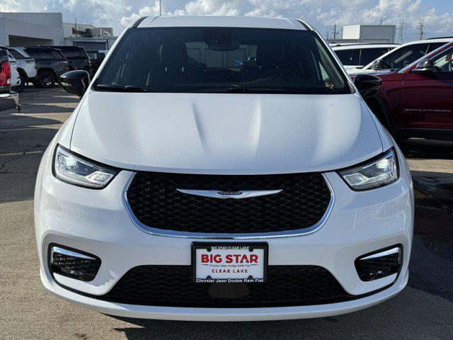 new 2026 Chrysler Pacifica car, priced at $34,291