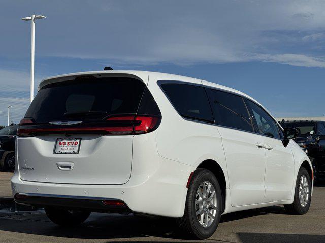 new 2026 Chrysler Pacifica car, priced at $34,291
